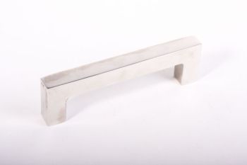 Greep vierkant 16mm blinkend nikkel boormaat 96mm, 128mm of 160mm