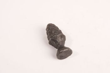 Hekpunt/sierknop denneappel - blank ijzer schroef- of lasbaar