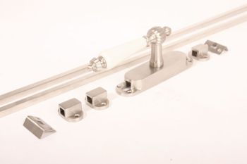 Krukespagnolet met ribbel geborsteld nikkel met antiek wit porselein inclusief stangen