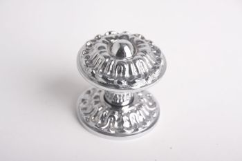 Deurknop klassiek blinkend chroom 71mm