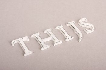 Letter Antiek Wit A-Z,@,& en - 40mm zs