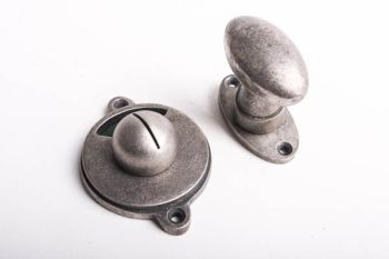 WC sluiting 5mm met klein venster zilver antiek met ovale knop en ovale rozet en met groen rood indicatie.