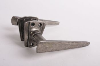 Deurkruk Art Deco zilver antiek met Art Deco rozetten per paar