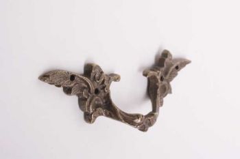 Klassiek meubelgreepje antiek brons voor lades en deurtjes 97mm