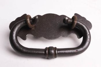 Greep roest 120mm kistgreep met achterplaat en oogboutjes