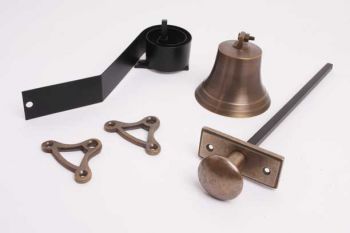 Trekbel klassiek brons antiek met ronde, platte knop en rechthoekige rozet