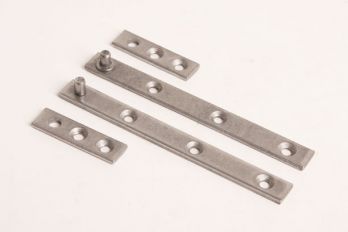 Setje speunen voor 1 deurtje 100mm blank ijzer zowel links als rechts te gebruiken