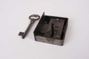 Slot opdek ijzer blank zwaar 2/2,5/3/3,5/4/4,5/5/6cm rechts met sleutel