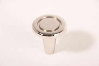 Deze retro knop past goed op een jaren vijftig en jaren zestig meubel