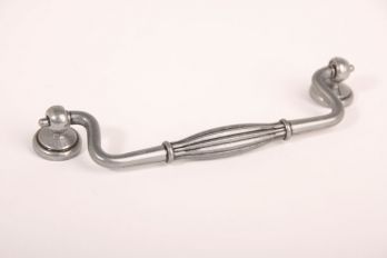 Greep trekker zilver antiek ribbel met pitonnetjes 160mm