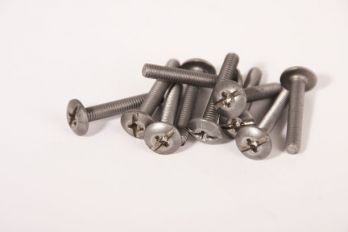 Boutjes M4x30mm vernikkeld per 10 stuks