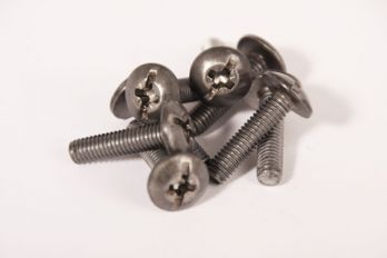 Boutjes M6x25mm ijzer per 10 stuks