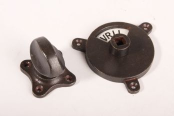 WC Sluiting roest met platte knop en wit-zwart vrij/bezet