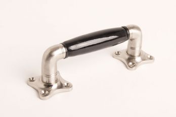 Deur- Raamgreep geborsteld nikkel met zwart porselein 140mm laag