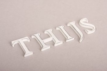 Letter Antiek Wit A-Z,@,& en - 40mm zs
