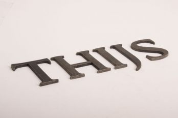Letters zilver/grijs antiek A-Z, &, @, - 80mm