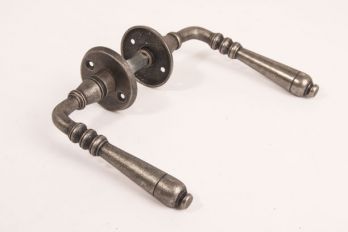 Klassieke deurkruk paar zilver antiek inclusief rozetten