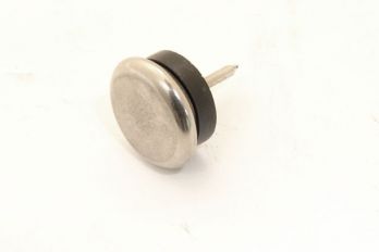 Glijdop met nagel voor tapijt gedempt 23mm per 4 stuks - Een nikkelen, metalen schijfje met een diameter van 23mm op een zwarte, rubberen dop.