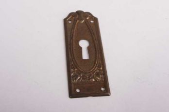 Sleutelplaatje dun voor kastdeurtje brons antiek verticaal 70mm