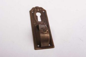 Greep verticaal dun messing brons Antiek 25mm met sleutelgat