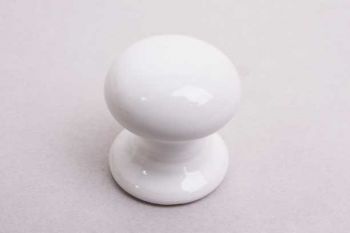 Porseleinen knop wit met brede voet rond 30mm