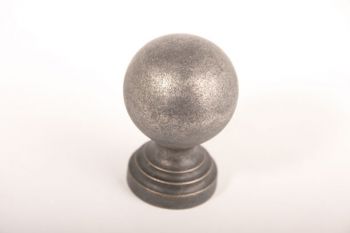 Bol knop rond 50mm met voet zilver antiek
