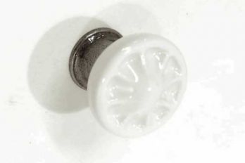 Knop rond wit porselein met antiek zilver 33mm