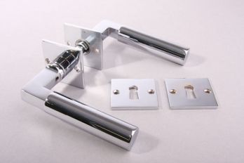 Deurklink (paar) Bauhaus 120mm Chroom met sleutelrozetten